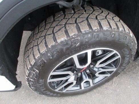 Certified 2024 GMC Sierra 1500 AT4 w/ Technology Package image 13