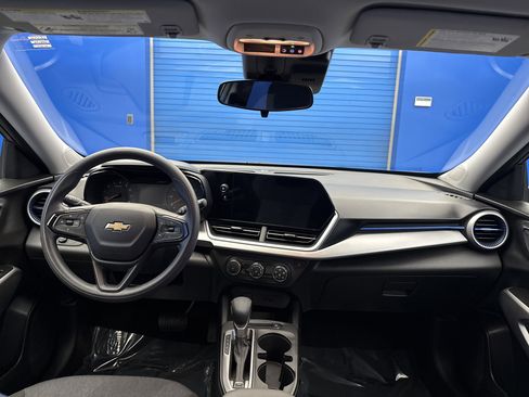 Used 2024 Chevrolet Trax LS image 23