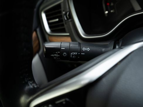 Certified 2020 Honda CR-V EX-L image 32