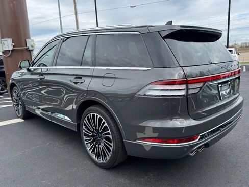 Used 2024 Lincoln Aviator Black Label w/ Dynamic Handling Package image 5