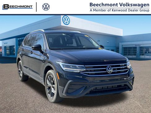 Certified 2023 Volkswagen Tiguan SE w/ Panoramic Sunroof Package image 1