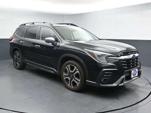 Used 2023 Subaru Ascent Touring AWD/4WD image 2