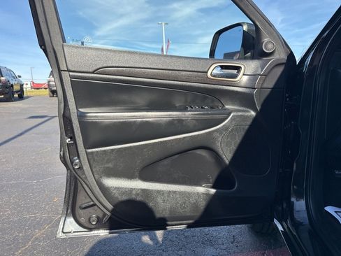 Used 2015 Jeep Grand Cherokee Altitude image 12