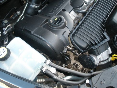 Used 2012 Volvo C70 T5 image 17