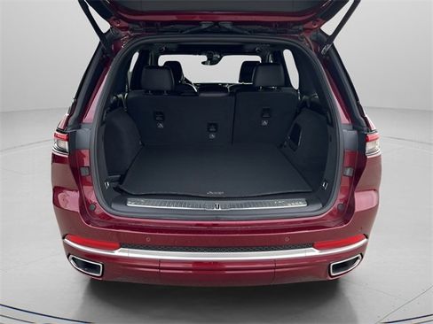 Used 2022 Jeep Grand Cherokee Summit w/ Luxury Tech Group V image 20