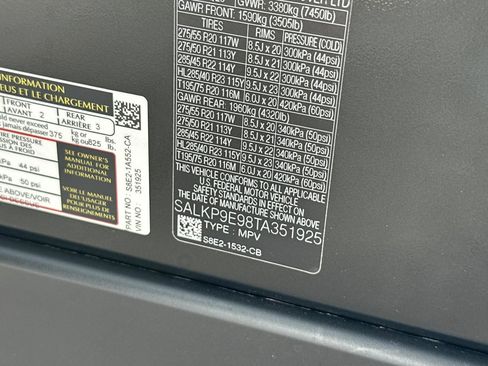 New 2026 Land Rover Range Rover SE image 29