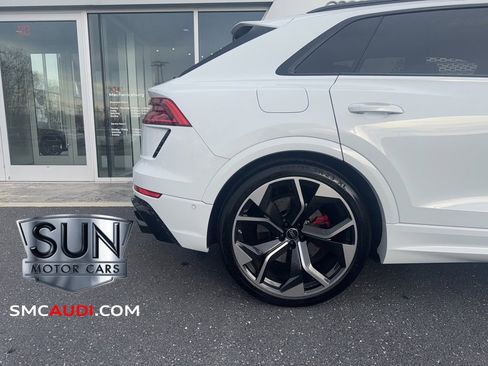 Used 2024 Audi RS Q8 w/ Black Optic Package image 4