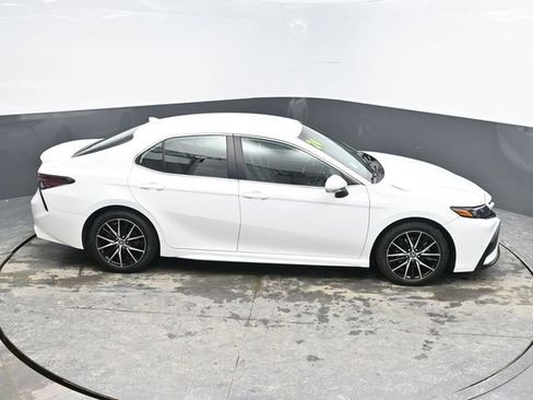 Used 2024 Toyota Camry SE image 24
