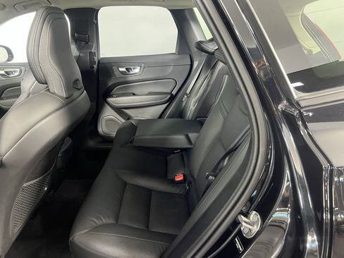 Used 2025 Volvo XC60 B5 Plus image 26