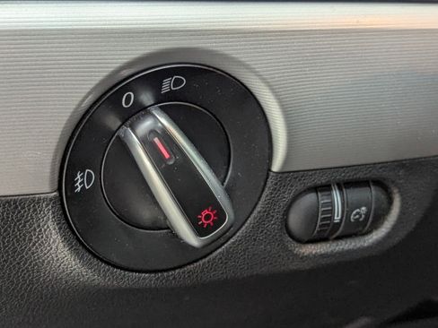 Used 2013 Volkswagen Jetta GLI Autobahn image 23