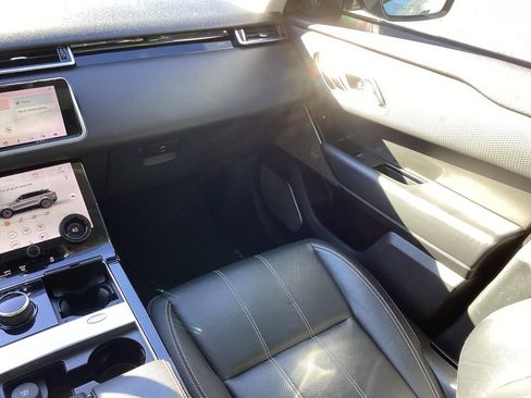 Used 2018 Land Rover Range Rover Velar S image 17