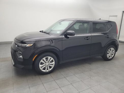 Used 2021 Kia Soul LX FWD image 2