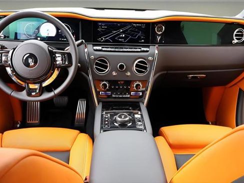 Certified 2025 Rolls-Royce Cullinan image 4