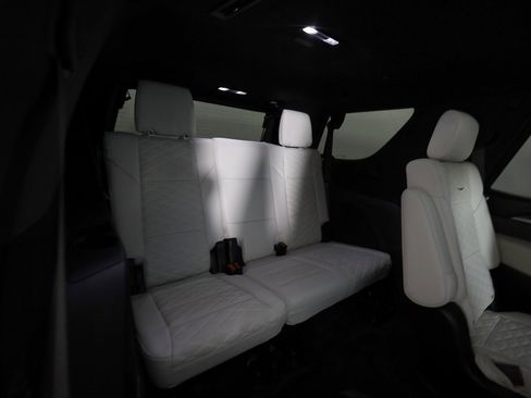 Used 2025 Cadillac Escalade V image 16