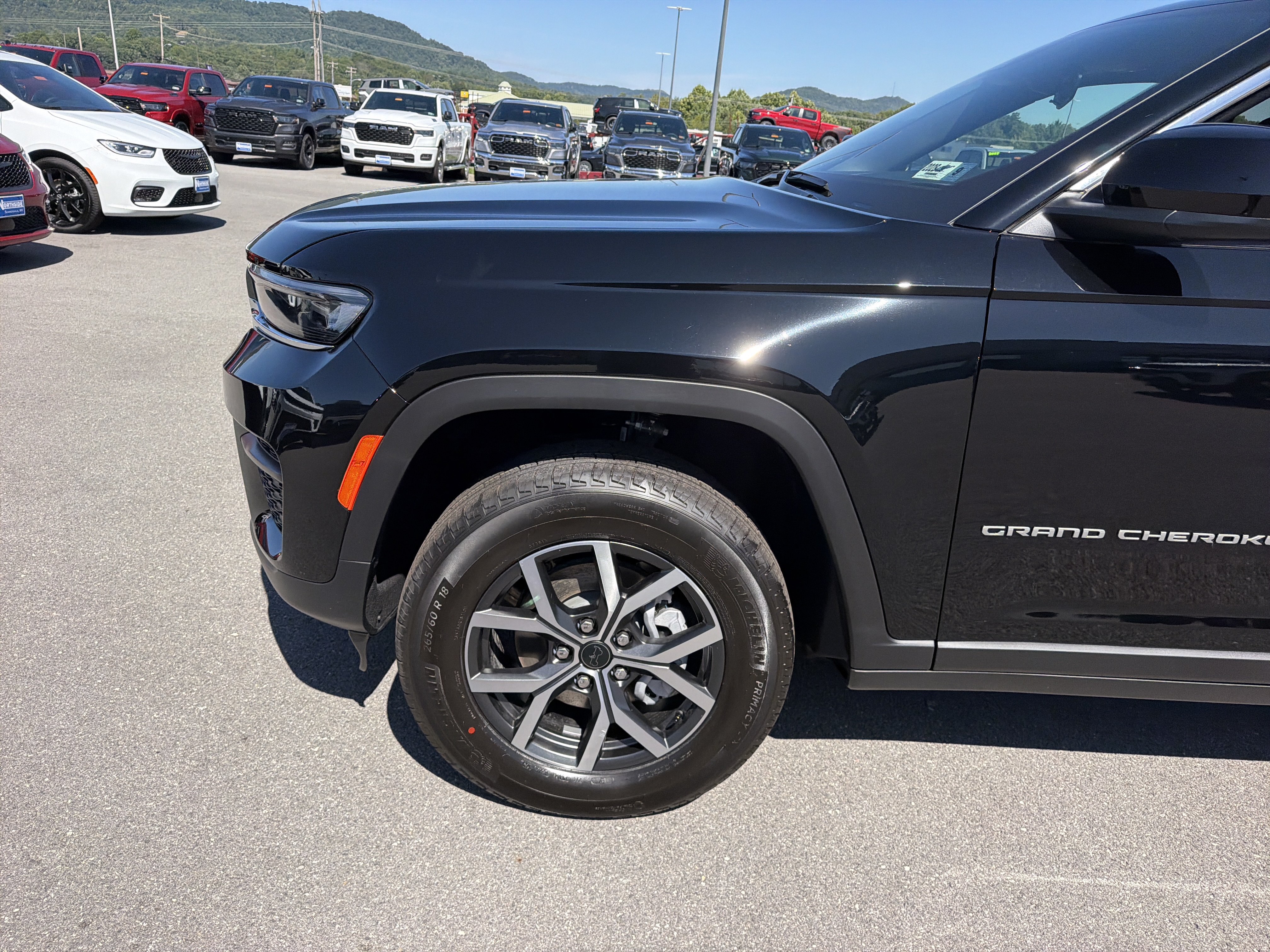New 2027 Jeep Grand Cherokee Laredo X AWD/4WD image 11