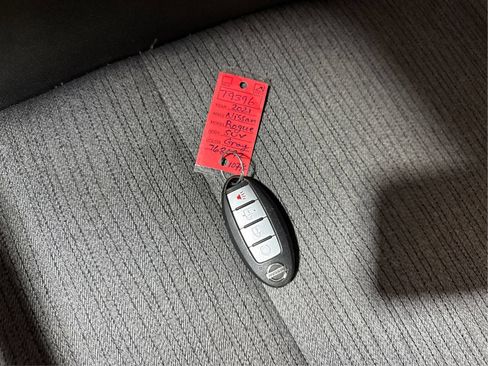 Used 2021 Nissan Rogue SV AWD/4WD image 27