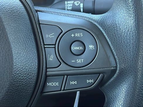 Used 2022 Toyota Corolla LE FWD image 19