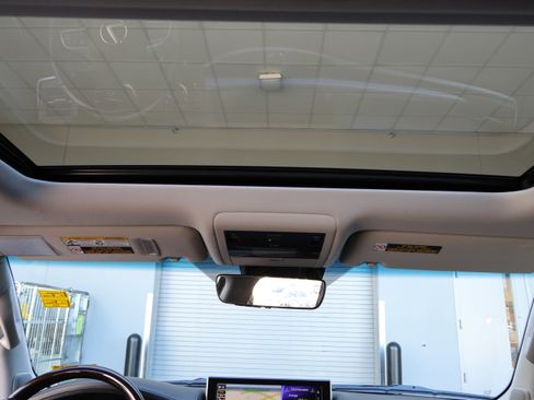 Used 2019 Lexus LX 570 4WD image 35