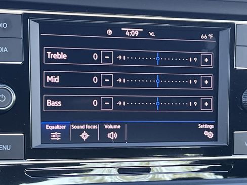 Used 2024 Volkswagen Jetta Sport image 41