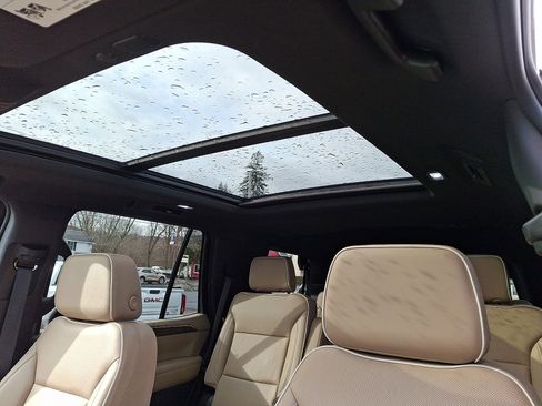 Used 2023 Chevrolet Tahoe Premier w/ Premium Package 2 image 15