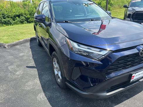 Used 2025 Toyota RAV4 XLE FWD image 28
