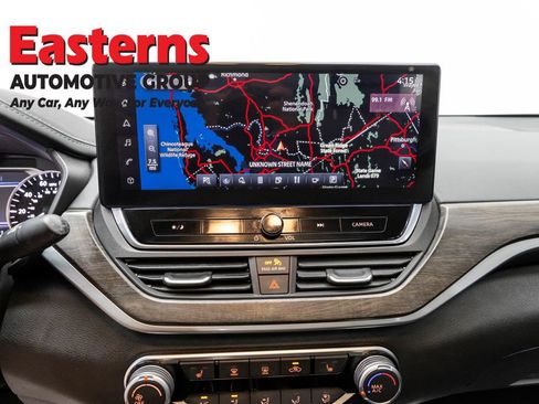 Used 2023 Nissan Altima 2.5 SV w/ SV Premium Package FWD image 12