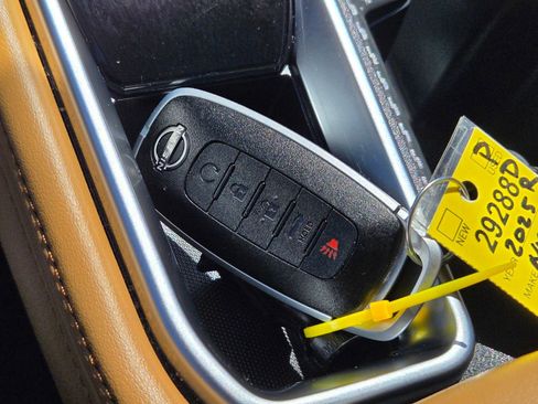 Used 2025 Nissan Sentra SV w/ SV Premium Package FWD image 34