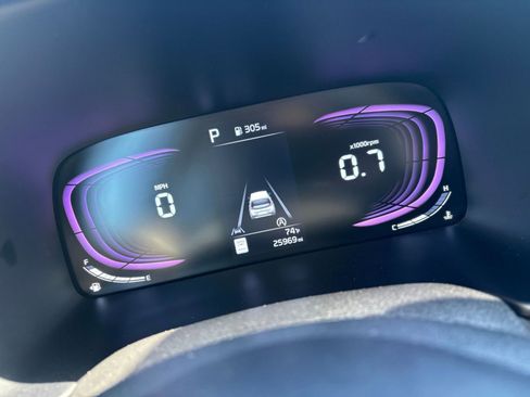 Used 2025 Kia Soul LX w/ LX Technology Package FWD image 39