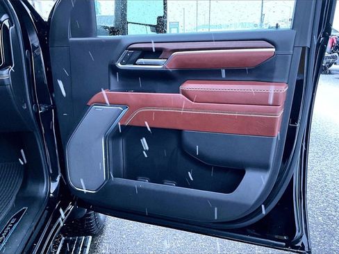 Used 2024 GMC Sierra 3500 Denali Ultimate image 25