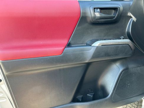 Used 2021 Toyota Tacoma SR5 RWD image 15