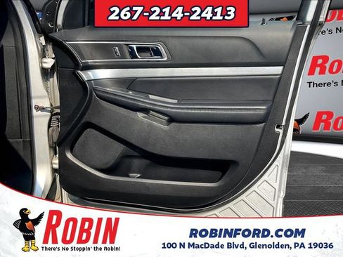 Used 2017 Ford Explorer XLT w/ Equipment Group 202A AWD/4WD image 28