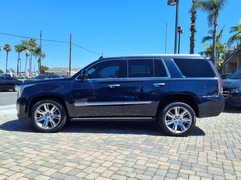 Used 2017 Cadillac Escalade Premium Luxury AWD/4WD image 2