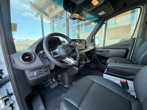 New 2025 Mercedes-Benz Sprinter 2500 image 13