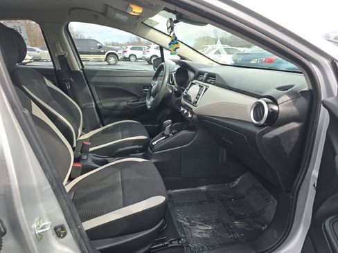 Used 2021 Nissan Versa SV image 14