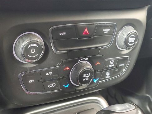 Used 2021 Jeep Compass Latitude image 20