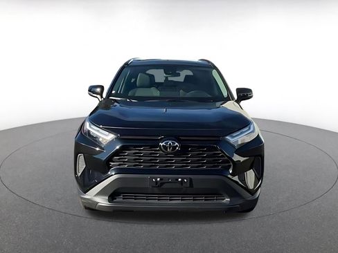 Used 2025 Toyota RAV4 XLE image 3