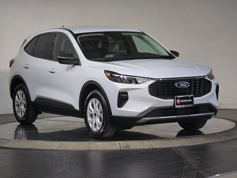 New 2025 Ford Escape Active w/ Cold Weather Package image 2