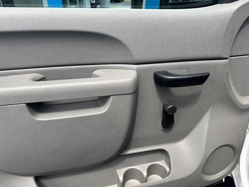 Used 2013 Chevrolet Silverado 2500 W/T AWD/4WD image 17