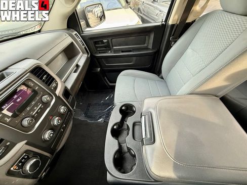 Used 2017 RAM 1500 Express RWD image 32