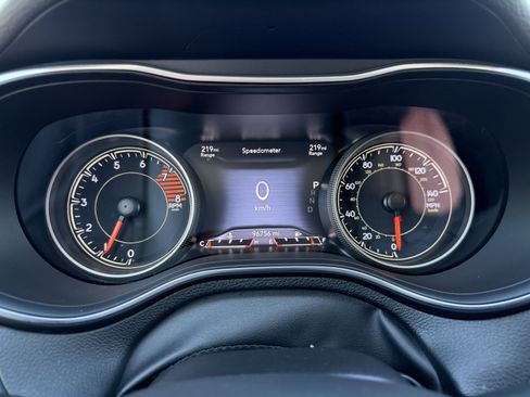 Used 2019 Jeep Cherokee Limited image 28