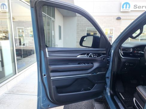 Used 2026 Jeep Grand Wagoneer L Summit AWD/4WD image 24
