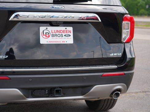 Used 2024 Ford Explorer Limited w/ Limited Technology Package AWD/4WD image 12