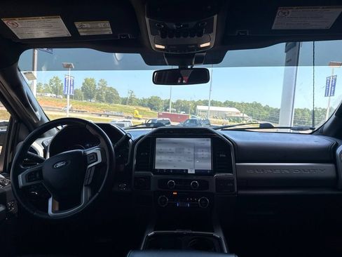 Used 2022 Ford F250 Lariat w/ Black Appearance Package AWD/4WD image 12