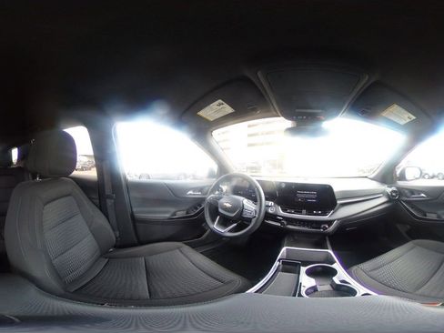 Used 2025 Chevrolet Equinox LT image 40