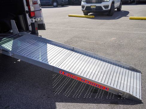 Used 2016 RAM ProMaster 2500 w/ Premium Appearance Group FWD image 21