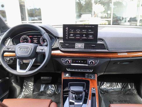 Used 2022 Audi Q5 2.0T Prestige w/ Prestige Package AWD/4WD image 12