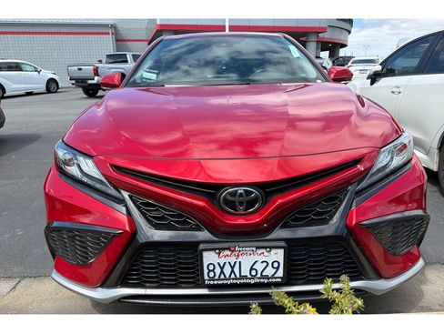 Used 2021 Toyota Camry XSE image 3