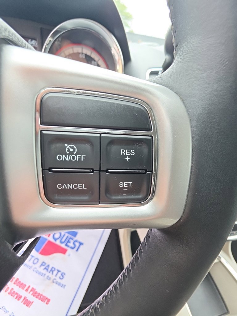 Used 2014 Dodge Grand Caravan SXT w/ Rear Park Assist Package FWD image 16