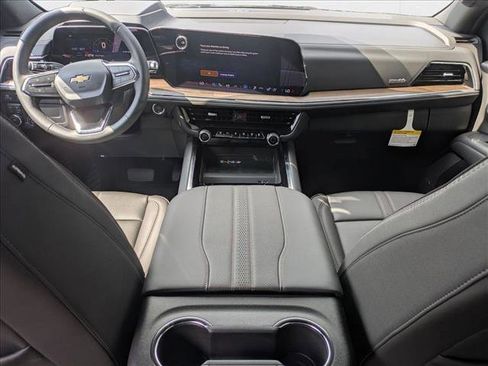 New 2025 Chevrolet Suburban High Country image 17