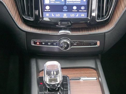 Certified 2023 Volvo XC60 B6 Ultimate AWD/4WD image 28